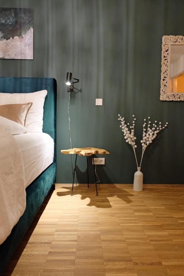 Design Apartment Nr 2 Mit Terrasse Und Parkplatz Штраубинг Экстерьер фото