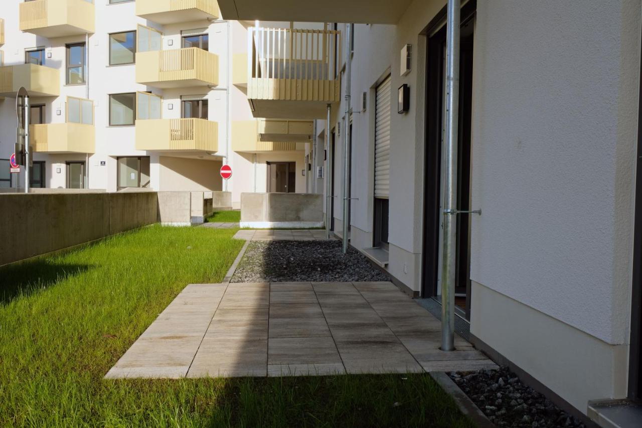 Design Apartment Nr 2 Mit Terrasse Und Parkplatz Штраубинг Экстерьер фото